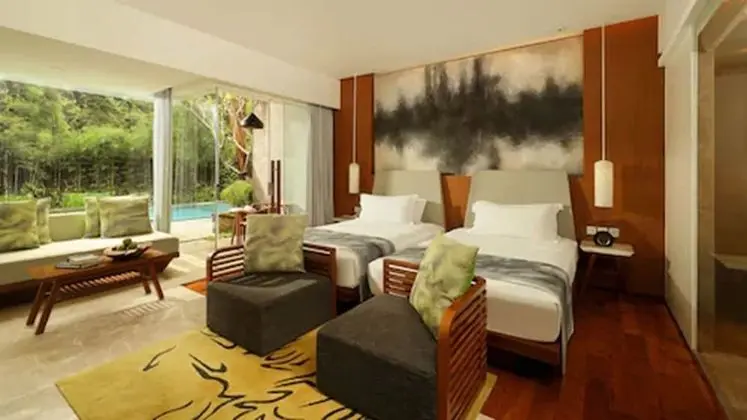 Wonderful Pool Access - 2 Double Beds