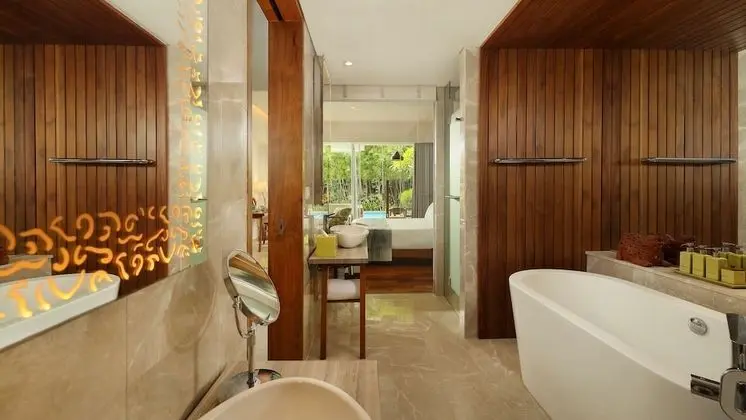 Wonderful Pool Access - 2 Double Beds