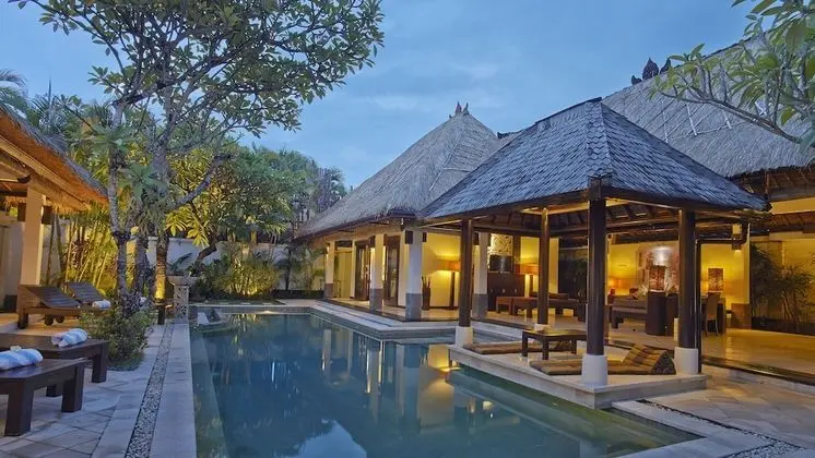 Family Villa, 3 Yatak Odası, Kişiye Özel Havuzlu