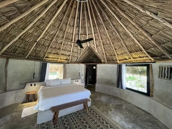 Jungle View King Bed Minipool