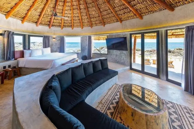 Suite King Oceanfront Minipool Jacuzzi