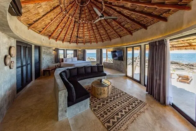 Suite King Oceanfront Minipool Jacuzzi