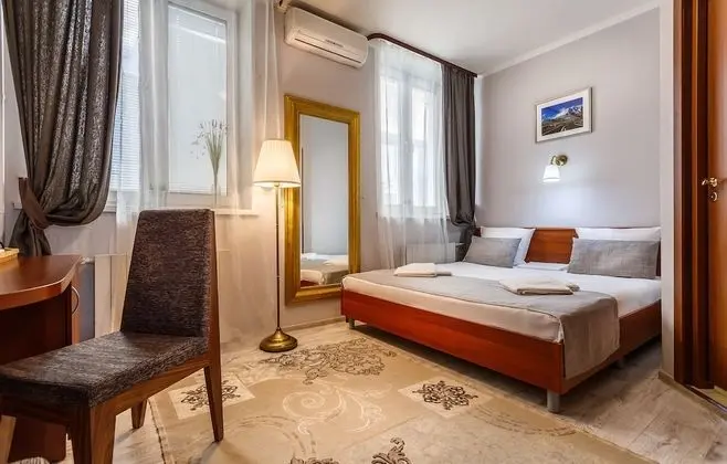 Comfort Tek Büyük Yataklı Oda