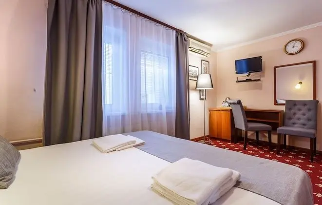 Comfort Tek Büyük Yataklı Oda