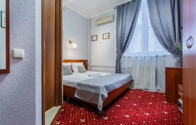 Standard Tek Büyük Yataklı Oda