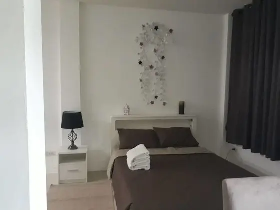 1-Bedroom Apartment