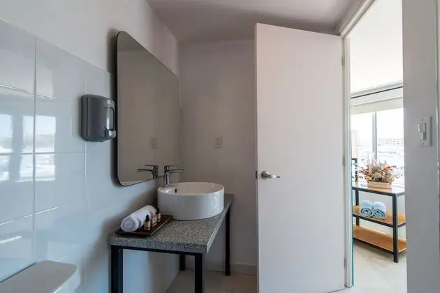 Premium Tek Büyük Yataklı Oda, 1 Büyük (Queen) Boy Yatak, Balkon, Marina Manzaralı