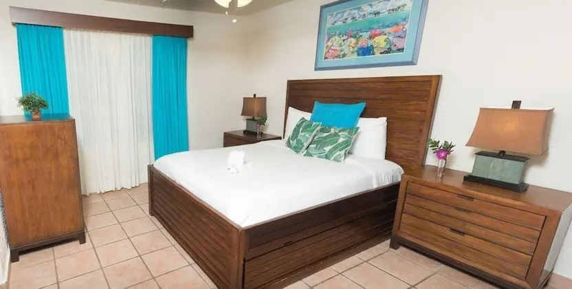 One Bedroom Tropical Garden Pool Side