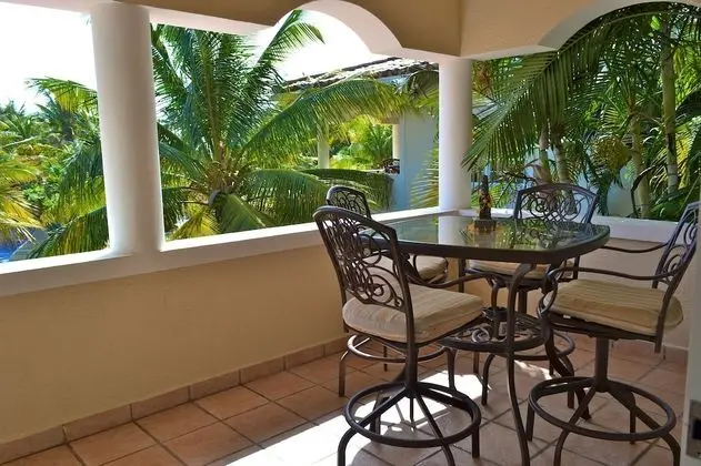 One Bedroom Tropical Garden Pool Side