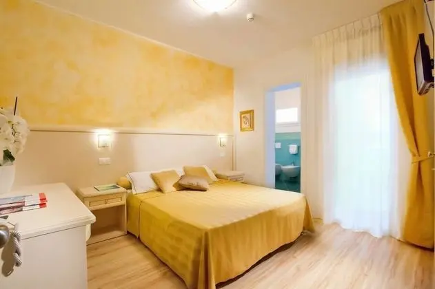 Comfort Tek Büyük veya İki Ayrı Yataklı Oda