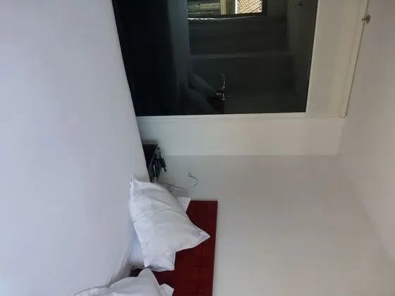 Büyük Yataklı Tek Kişilik Oda