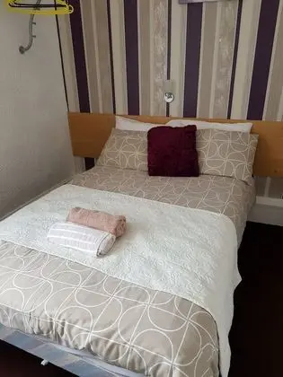 Tek Büyük Yataklı Oda, Ortak Banyo