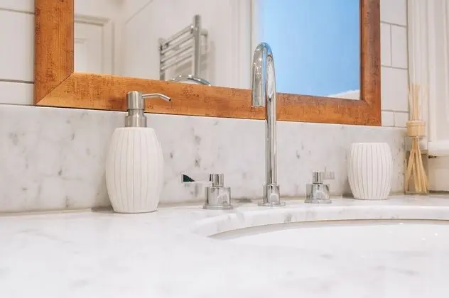 Comfort Tek Büyük Yataklı Oda, 1 Çift Kişilik Yatak, Balkon (Shared Bathroom)
