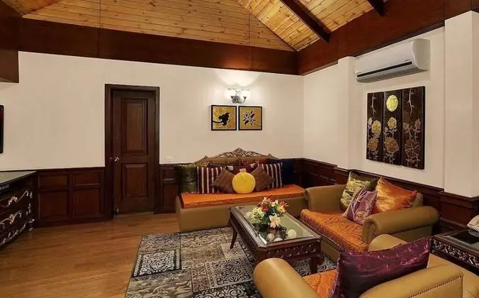 Büyük Yataklı Tek Kişilik Oda