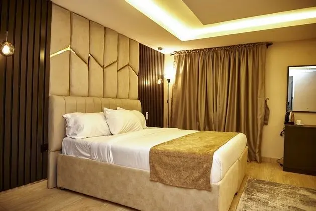 Deluxe Tek Büyük Yataklı Oda