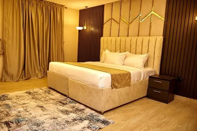 Deluxe Tek Büyük Yataklı Oda