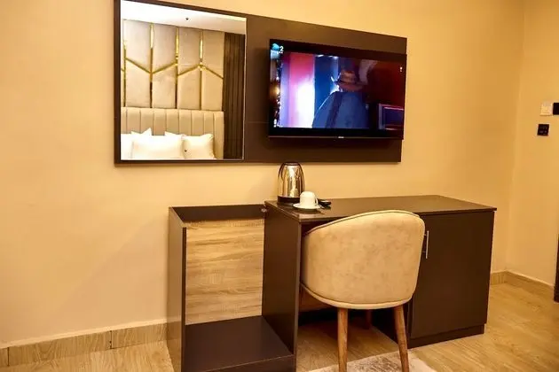 Deluxe Tek Büyük Yataklı Oda