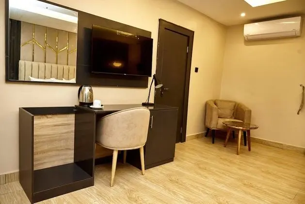 Deluxe Tek Büyük Yataklı Oda