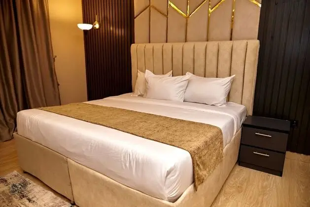 Deluxe Tek Büyük Yataklı Oda