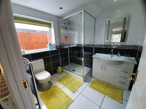 Family Oda, Özel Banyo (Windrush)