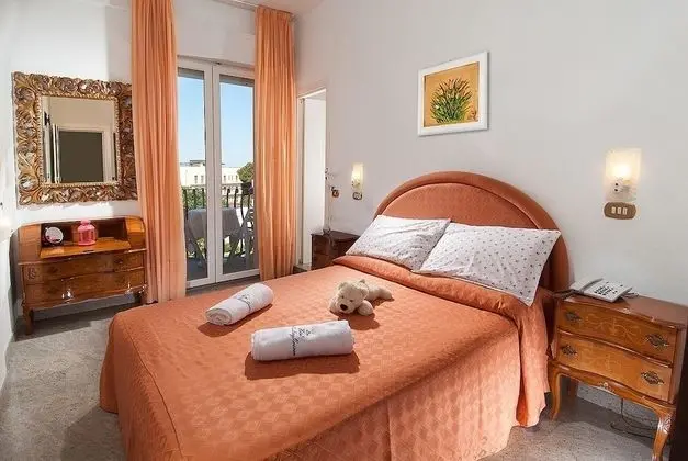Tek Büyük veya İki Ayrı Yataklı Oda, Deniz Manzaralı (+ 1 extra)