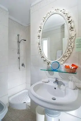 Tek Büyük veya İki Ayrı Yataklı Oda, Deniz Manzaralı (+ 1 extra)