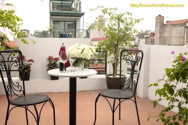 Junior Süit, Balkon