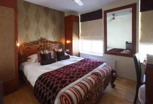 Luxury Tek Büyük Yataklı Oda