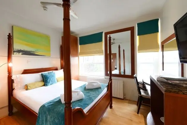 Tek Büyük Yataklı Oda (Four Poster)