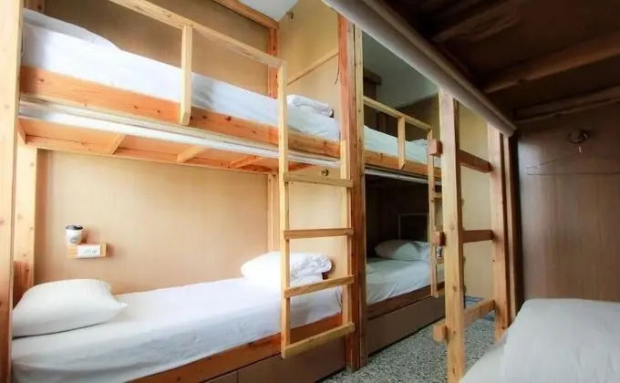 Ortak Ranzalı Oda, Karma Ranzalı Oda, Ortak Banyo