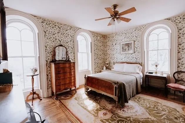 Standard Tek Büyük Yataklı Oda, Banyolu/Duşlu, Bahçe Manzaralı (Magnolia Room)