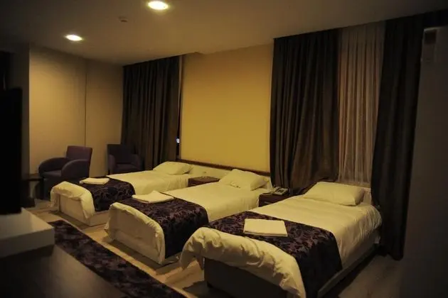 Triple, Şehir Manzaralı