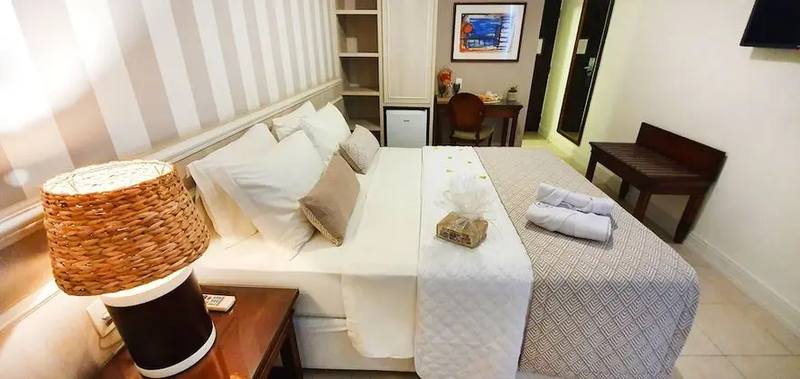 Romantic Tek Büyük Yataklı Oda, 1 Büyük (Queen) Boy Yatak, Balkon, Havuz Kenarı