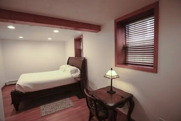 Oda (DeGrange room w/ shared bath)