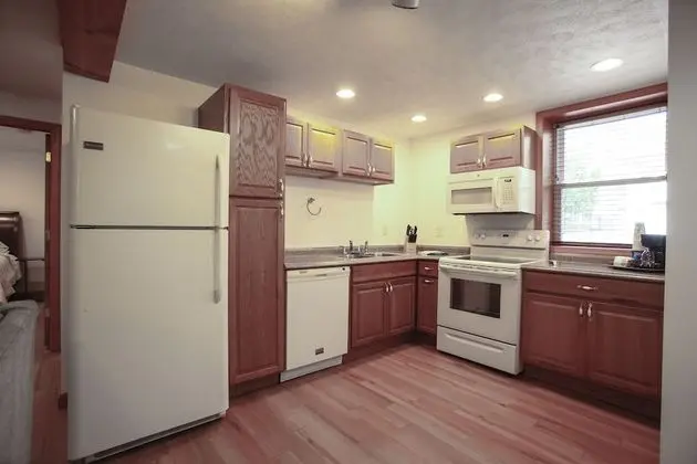 Oda (DeGrange room w/ shared bath)