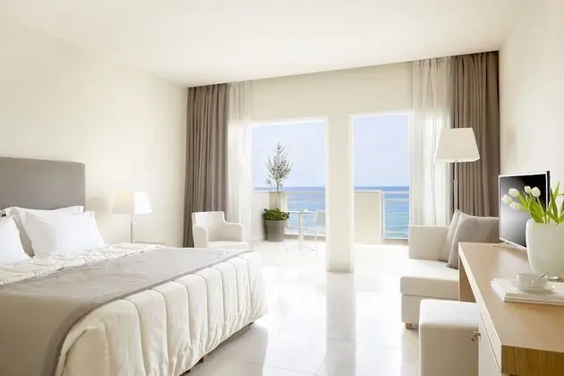 Junior Suite with Balcony and Panoramic Sea View