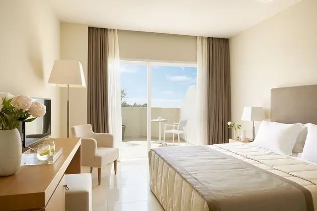Junior Suite with Balcony and Panoramic Sea View