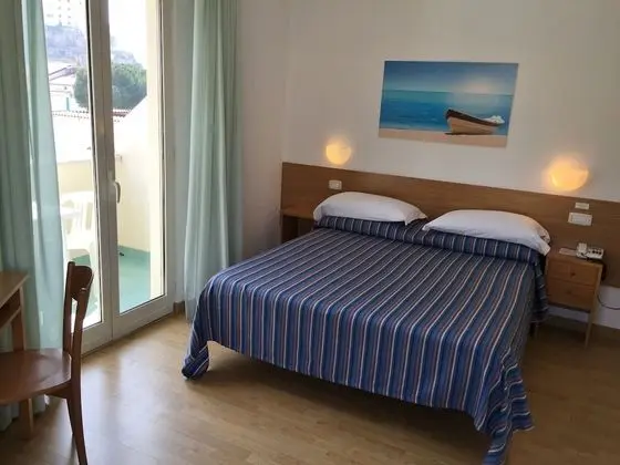 Comfort Tek Büyük veya İki Ayrı Yataklı Oda