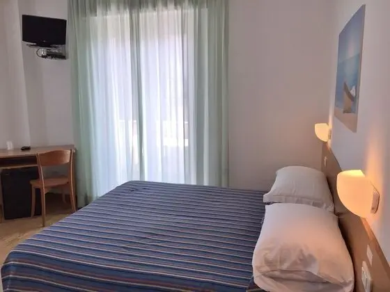 Comfort Tek Büyük veya İki Ayrı Yataklı Oda