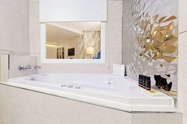 Premium Büyük Yataklı Tek Kişilik Oda (Temática)