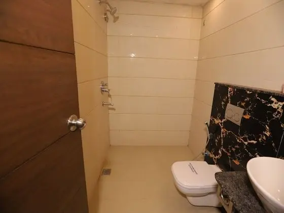 Premium Tek Büyük Yataklı Oda