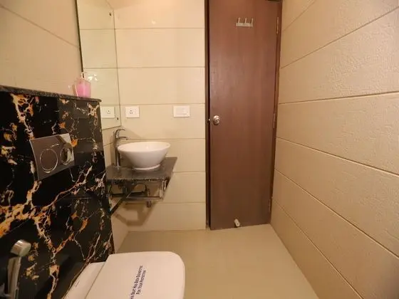Premium Tek Büyük Yataklı Oda