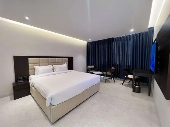 Business Oda, 1 En Büyük (King) Boy Yatak, Sigara İçilmez, Şehir Manzaralı