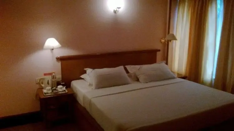 Luxury Deluxe AC