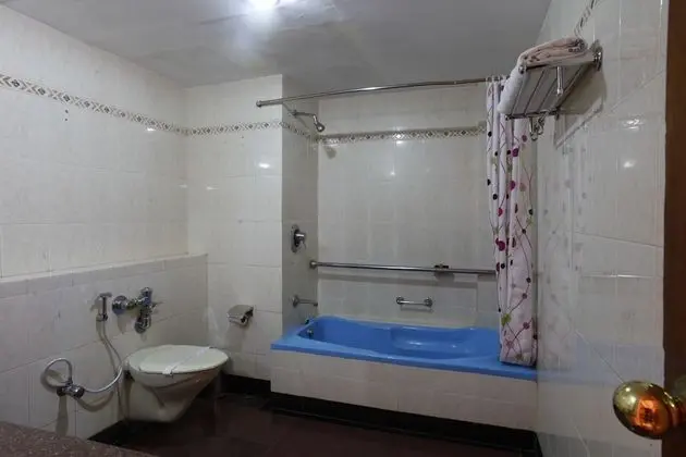 Luxury Deluxe AC