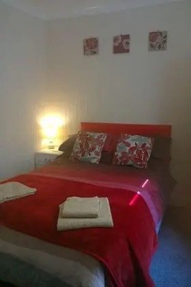 Tek Büyük Yataklı Oda (with Small Double Bed)