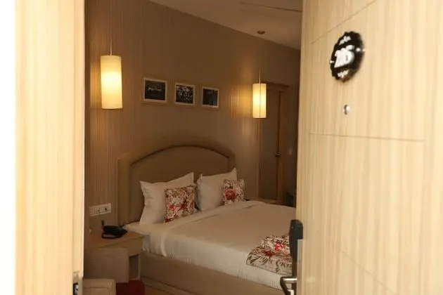 Luxury Oda