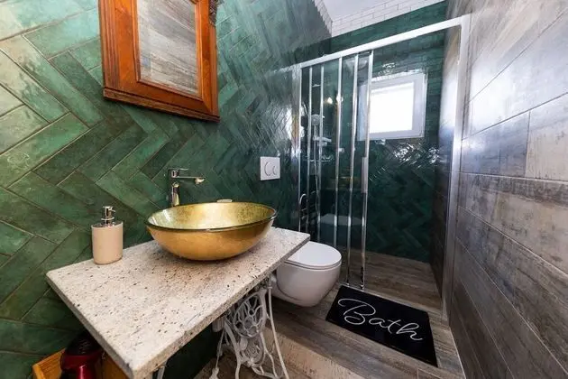 Traditional Villa, 5 Yatak Odası, Kişiye Özel Havuzlu, Deniz Manzaralı