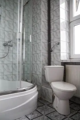 Economy Tek Büyük Yataklı Oda, Ortak Banyo