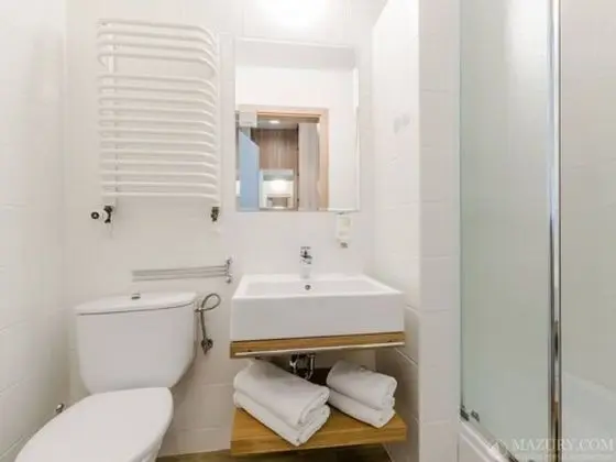 Tek Büyük veya İki Ayrı Yataklı Oda, Balkon, Göl Manzaralı
